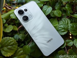Video: Melihat Varian Warna Oppo Reno 13 yang Segera Hadir di Indonesia Video: Melihat Varian Warna Oppo Reno 13 yang Segera Hadir di Indonesia