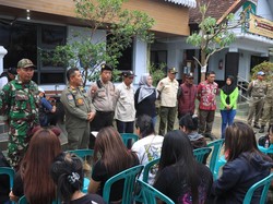 Momen 22 Pelayan Perempuan Warung Kopi Cetol Malang Digerebek