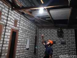 Puluhan Rumah Rusak Dampak Angin Kencang di Pamekasan