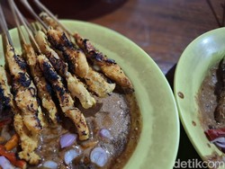 Mantap! Sate Klopo Legendaris hingga Pecel Madiun di Ruas Ondomohen