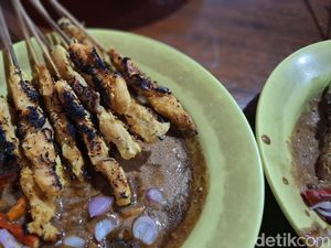 Mantap! Sate Klopo Legendaris hingga Pecel Madiun di Ruas Ondomohen Mantap! Sate Klopo Legendaris hingga Pecel Madiun di Ruas Ondomohen