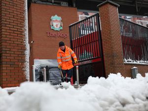 Liverpool Vs MU Main Sesuai Jadwal Meski Merseyside Ditutupi Salju Liverpool Vs MU Main Sesuai Jadwal Meski Merseyside Ditutupi Salju