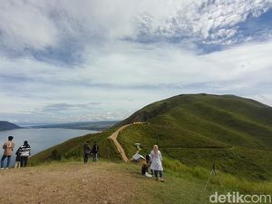 Destinasi Wisata Bukit Holbung: Harga Tiket hingga Daya Tarik di 2025 Destinasi Wisata Bukit Holbung: Harga Tiket hingga Daya Tarik di 2025