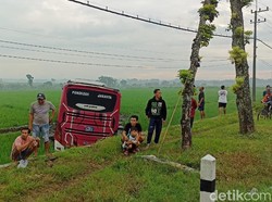 Sopir Bus yang Tabrak Pikap di Ngawi Kabur
