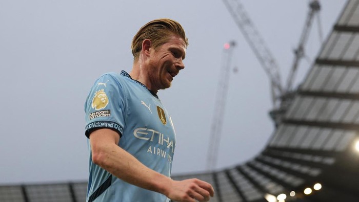 Kevin De Bruyne Soccer Football - Premier League - Manchester City v West Ham United - Etihad Stadium, Manchester, Britain - January 4, 2025 Manchester Citys Kevin De Bruyne Action Images via Reuters/Lee Smith EDITORIAL USE ONLY. NO USE WITH UNAUTHORIZED AUDIO, VIDEO, DATA, FIXTURE LISTS, CLUB/LEAGUE LOGOS OR LIVE SERVICES. ONLINE IN-MATCH USE LIMITED TO 120 IMAGES, NO VIDEO EMULATION. NO USE IN BETTING, GAMES OR SINGLE CLUB/LEAGUE/PLAYER PUBLICATIONS. PLEASE CONTACT YOUR ACCOUNT REPRESENTATIVE FOR FURTHER DETAILS..