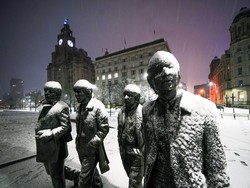 Laga Liverpool Vs MU Terancam Ditunda karena Salju