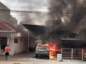 Nissan X-Trail Milik ASN DPRD Kota Madiun Ludes Terbakar