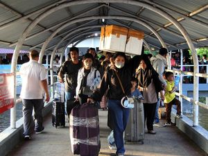 Pelabuhan Dumai Dipadati Penumpang Arus Balik Nataru 2025 Pelabuhan Dumai Dipadati Penumpang Arus Balik Nataru 2025