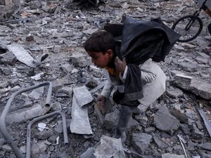 Israel Serang Kamp Khan Yunis, 7 Anak-anak Tewas