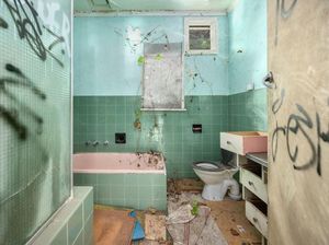 Terbengkalai 3 Dekade, Rumah Penuh Bahaya Ini Mendadak Jadi Rebutan Terbengkalai 3 Dekade, Rumah Penuh Bahaya Ini Mendadak Jadi Rebutan