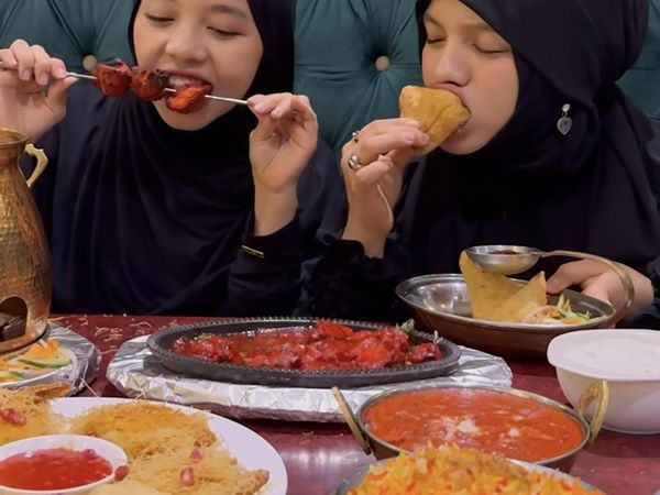 Sajidah Halilintar Kompak Belanja dan Makan Bareng Saudara