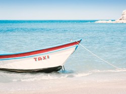 Duh, Turis Dipalak Tarif Tambahan di Tengah Laut