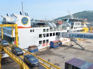 ASDP Apresiasi Pengguna Jasa Dukung Kelancaran Penyebrangan Saat Nataru ASDP Apresiasi Pengguna Jasa Dukung Kelancaran Penyebrangan Saat Nataru