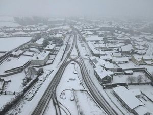 Foto Udara Kawasan Cashel Irlandia Tertutup Salju Foto Udara Kawasan Cashel Irlandia Tertutup Salju