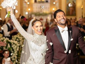 8 Foto Pernikahan Hulk dengan Keponakan Mantan Istri yang Jadi Kontroversi