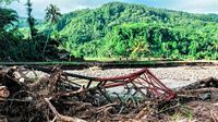 Saat Warga Sukabumi Kembali Harus Bertarung dengan Arus Sungai