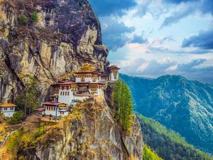 Pariwisata Bhutan Bikin Terobosan, Turis Bisa Bayar Pakai Kripto Pariwisata Bhutan Bikin Terobosan, Turis Bisa Bayar Pakai Kripto