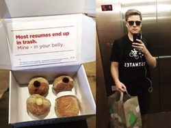 Niat! Pria Ini Nyamar Jadi Kurir Demi Antar CV Pakai Sekotak Donat