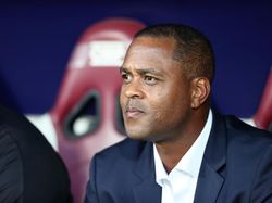 Patrick Kluivert si Penggemar 4-2-3-1