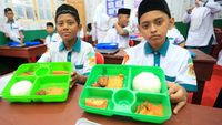 Suasana Makan Bergizi Gratis di Aceh