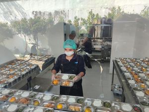 2.987 Paket Makan Bergizi Gratis Mulai Disalurkan di Palmerah 2.987 Paket Makan Bergizi Gratis Mulai Disalurkan di Palmerah
