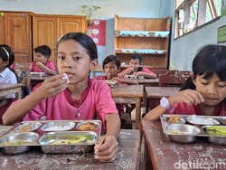 Video: 190 SPPG Makan Bergizi Gratis Resmi Beroperasi Hari Ini