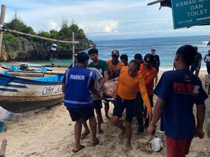 Wisatawan Asal Turki Terseret Arus Pantai Slili Gunungkidul Wisatawan Asal Turki Terseret Arus Pantai Slili Gunungkidul