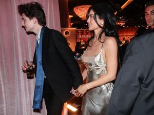 Klan Kardashian Menyoal Asmara Kylie Jenner dan Timothee Chalamet Klan Kardashian Menyoal Asmara Kylie Jenner dan Timothee Chalamet