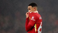 Trent Alexander-Arnold berpotensi pindah ke Real Madrid secara free transfer di musim panas mendatang, saat kontraknya di Liverpool sudah habis. Foto: Getty Images/Carl Recine