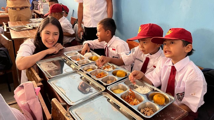 Wamendukbangga cek makan bergizi gratis Wamendukbangga cek makan bergizi gratis