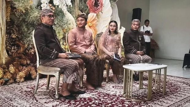 6 Potret Acara Tasyakuran 7 Bulanan Mahalini