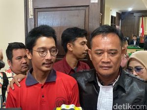 Armor Toreador Banding Atas Putusan KDRT, Kini Hanya Dihukum 3 Tahun Penjara Armor Toreador Banding Atas Putusan KDRT, Kini Hanya Dihukum 3 Tahun Penjara
