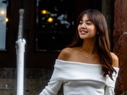 Cerita Aurelie Moeremans soal Gaun Sederhana di Pernikahannya