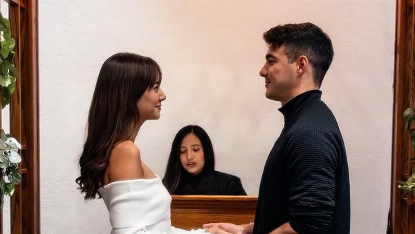 8 Foto Baju Pernikahan Simpel Aurelie Moeremans saat Dinikahi Tyler Bigenho