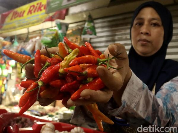 Cabai yang Harganya Pedas Menggila di Bandung