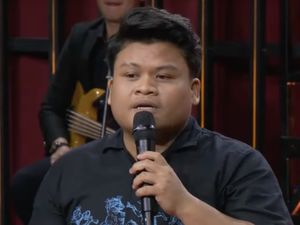 Fadhol Komika Brebes: Dukun Sekarang Hedon, Pakai Blankon Balenciaga Fadhol Komika Brebes: Dukun Sekarang Hedon, Pakai Blankon Balenciaga