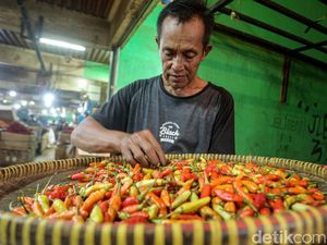 Huhah! Harga Cabai Rawit Merah Tembus Rp 120 Ribu Per Kilogram Huhah! Harga Cabai Rawit Merah Tembus Rp 120 Ribu Per Kilogram