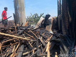 5 Kios di Jalan Basudewo Semarang Terbakar