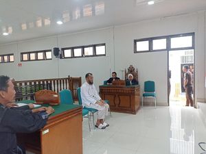 Bawa 141,7 Kg Ganja, Oknum Polisi di Padang Panjang Divonis 20 Tahun Penjara Bawa 141,7 Kg Ganja, Oknum Polisi di Padang Panjang Divonis 20 Tahun Penjara