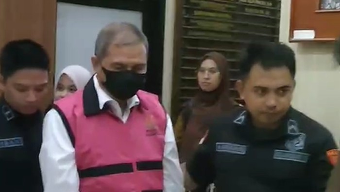 Mantan Kadis Pertanian dan Peternakan Bantaeng Syamsul Alam ditetapkan tersangka korupsi proyek irigasi. Mantan Kadis Pertanian dan Peternakan Bantaeng Syamsul Alam ditetapkan tersangka korupsi proyek irigasi.