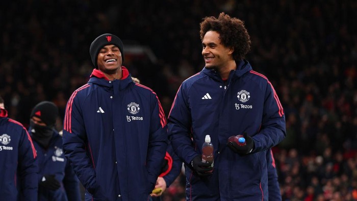 MANCHESTER, ENGLAND - NOVEMBER 28: Marcus Rashford and teammate Joshua Zirkzee of Manchester United  ahead of the UEFA Europa League 2024/25 League Phase MD5 match between Manchester United and FK Bodo/Glimt at Old Trafford on November 28, 2024 in Manchester, England. (Photo by Marc Atkins/Getty Images)
