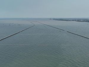 Mau Dibuat Apa Pagar Misterius yang Membentang 30,16 Km di Laut Tangerang? Mau Dibuat Apa Pagar Misterius yang Membentang 30,16 Km di Laut Tangerang?