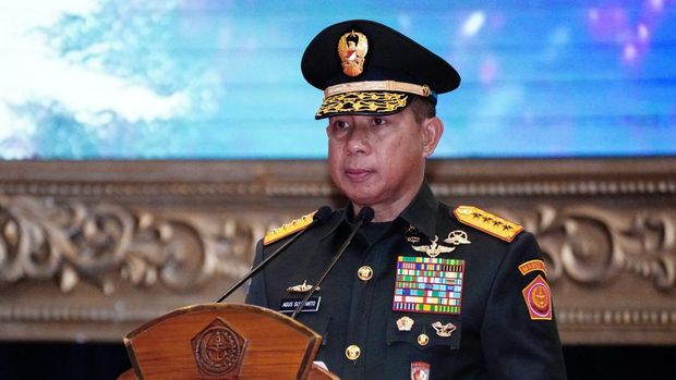 Panglima TNI Jenderal TNI Agus Subiyanto memimpin upacara sertijab 9 pati TNI dari Pangkogabwilhan I hingga Dankoopsus. (dok Puspen TNI) Panglima TNI Jenderal TNI Agus Subiyanto memimpin upacara sertijab 9 pati TNI dari Pangkogabwilhan I hingga Dankoopsus. (dok Puspen TNI)