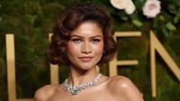 9 Selebriti dengan Nama Asli Super Panjang, Kamu Pasti Nggak Nyangka!