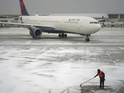 3 Ribu Penerbangan Dibatalkan Gegara Badai di AS