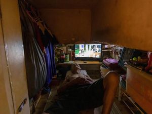 Potret Rumah Peti Mati di Hong Kong