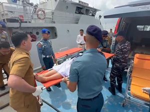 Polisi Selidiki Kasus Kapal Tenggelam di Perairan Karimun Angkut PMI Ilegal Polisi Selidiki Kasus Kapal Tenggelam di Perairan Karimun Angkut PMI Ilegal