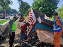 Truk Rem Blong di Tol Semarang KM 430, Selamat Usai Masuk Jalur Penyelamat
