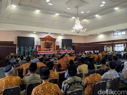 Guru PAI Geruduk DPRD NTB gegara THR dan Gaji ke-13 Tak Dibayar 2 Tahun