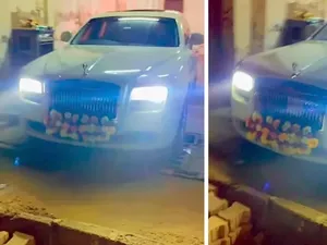 Gak Ada Harga Dirinya, Rolls-Royce Ghost Harga Miliaran Servis di Bengkel Pinggir Jalan